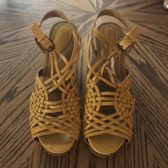 FOSSIL Harmony Hurache Yellow Leather Wedges - Picture 1 of 8